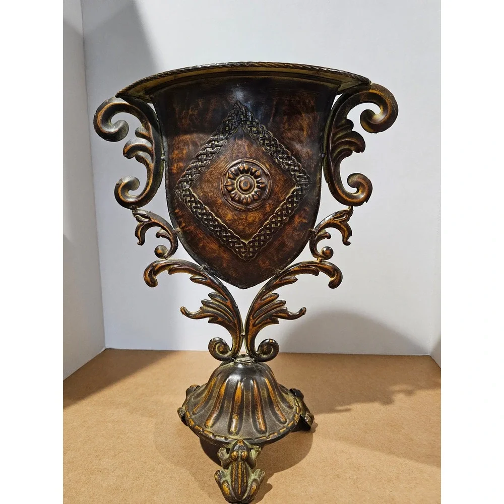 N/A ornate metal